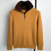 Stickad tröja med dragkedja och hög hals för män