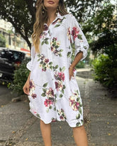 Fritidsklänning med blommönster i lapel