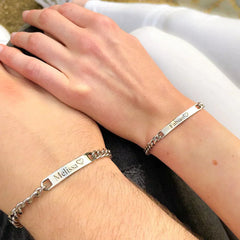 Set med ingraverade armband för par