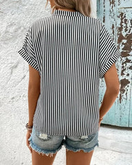 Randig skjorta med v-ringning