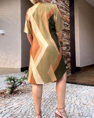 Skjortklänning med v-ringning och korta ärmar