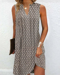 V-ringad ärmlös klänning