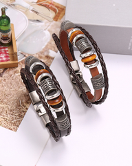 Handpärlat flerlagers läderarmband