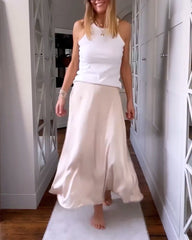 Elegant enfärgad kjol