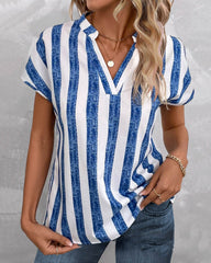 Randig blus med v-ringning