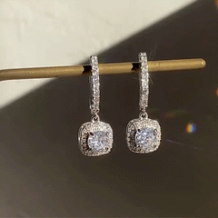 Orhängen med zirconia