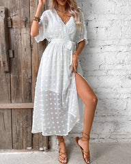 V-ringad elegant enfärgad klänning