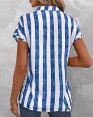 Randig blus med v-ringning