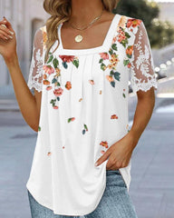 Tryckt blus med fyrkantig halsringning och spetsärmar