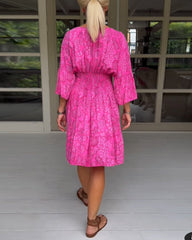 Klänning med 3/4 ärm och tryck