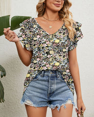 Blommig T-shirt med volangärmar