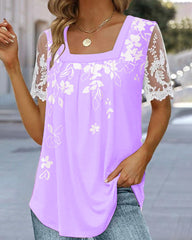 Tryckt blus med fyrkantig halsringning och spetsärmar