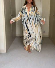 Klänning i modetryck med lång ärm