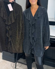 Splitsad volang topp med v-ringad hals