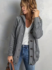 Verene - Bekväm, chic plus size-tröja med huva i kabelstickad kvalitet