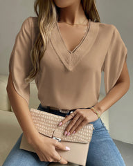 V-ringad temperament kortärmad enfärgad skjorta