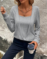 Enfärgad lapptopp med fyrkantig hals